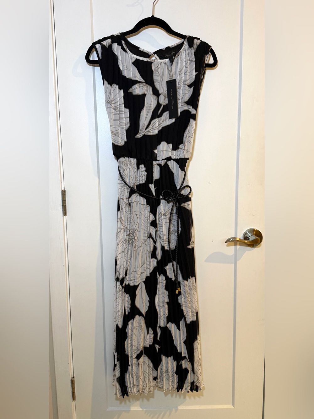 NWT Donna Karan Floral Pleated Sleeveless Midi Dress with Belt 4
